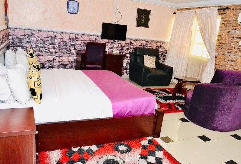 سوییت جونیور, Limoh Suites