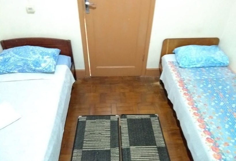 标准单人间共用浴室, Triunfo