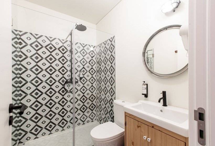 اتاق استاندارد, The House Of Sandeman