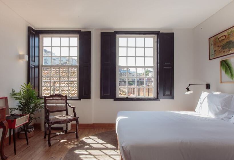 اتاق استاندارد, The House Of Sandeman