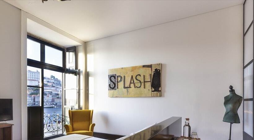 اتاق سوپریور با چشمانداز رودخانه, The House Of Sandeman