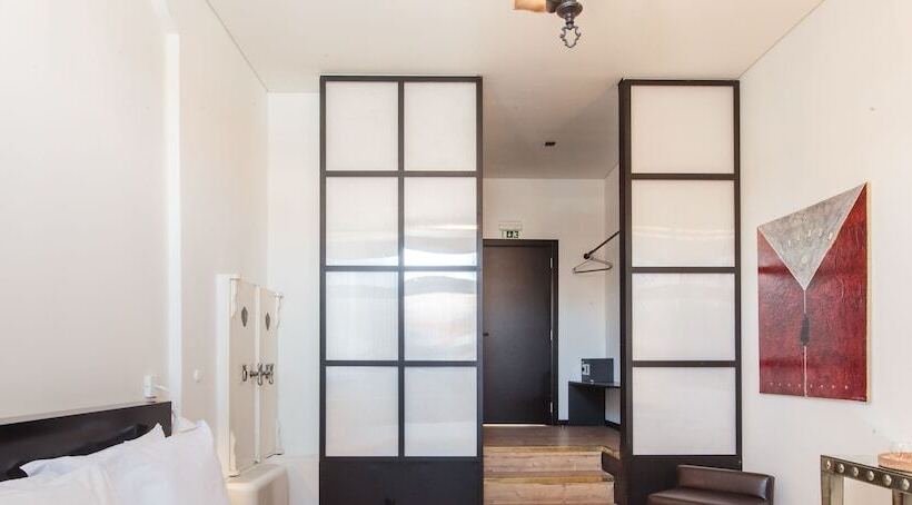 اتاق سوپریور با چشمانداز رودخانه, The House Of Sandeman