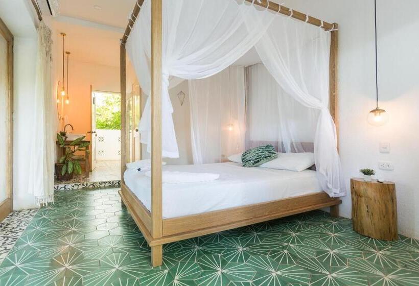 标准间带阳台, Casa Del Pavo Real Boutique