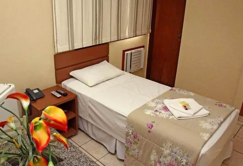 غرفة قياسية فردية, Center