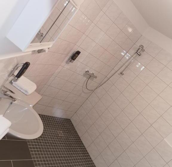 Huoneisto 2 Makuuhuonetta, Kaiserhof