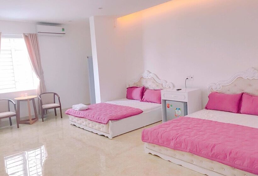 اتاق خانوادگی, Sala Motel