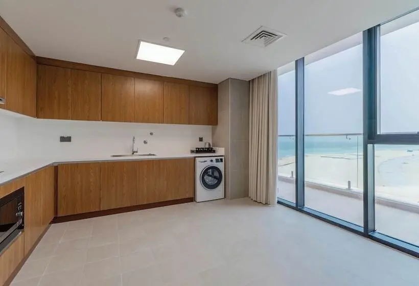 海の見える３ベッドルームアパートメント, Beach Bay Hotel Mirfa
