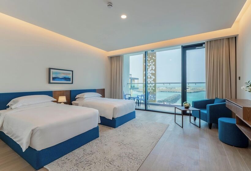 Апартаменты 3 Спальни Вид на Море, Beach Bay Hotel Mirfa