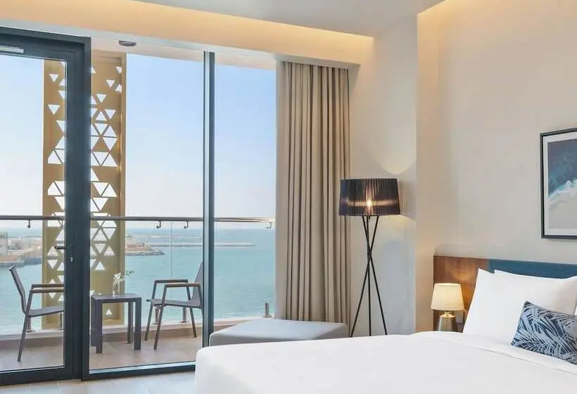 オーシャンビューバルコニー付きワンベッドルームアパートメント, Beach Bay Hotel Mirfa