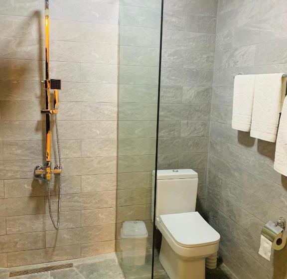 غرفة قياسية ثلاثية, Wald Hotel Lagodekhi Rooms