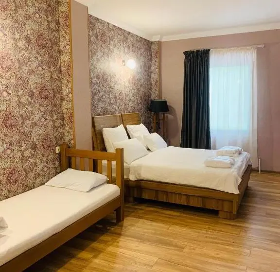 اتاق استاندارد سه نفره, Wald Hotel Lagodekhi Rooms
