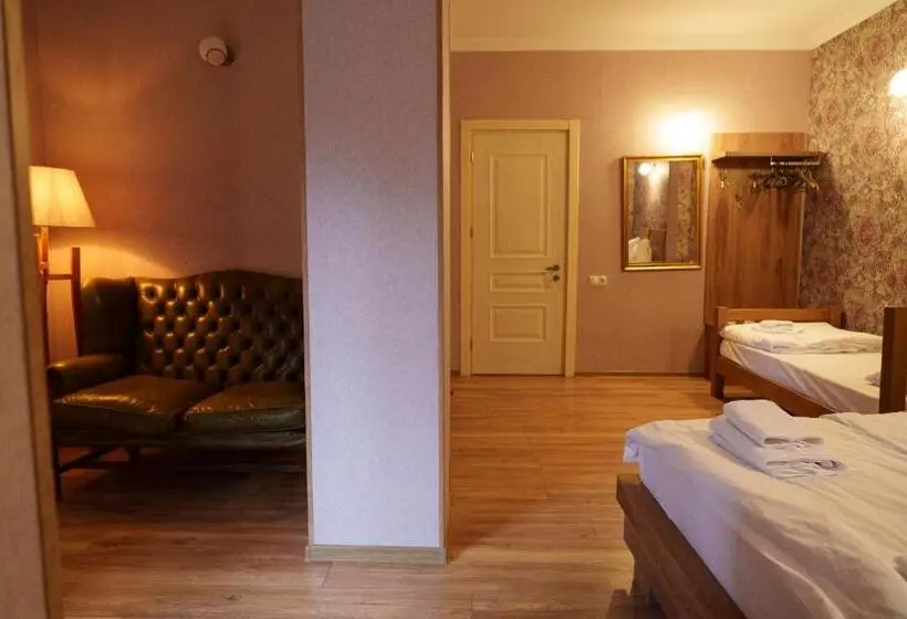اتاق استاندارد سه نفره, Wald Hotel Lagodekhi Rooms