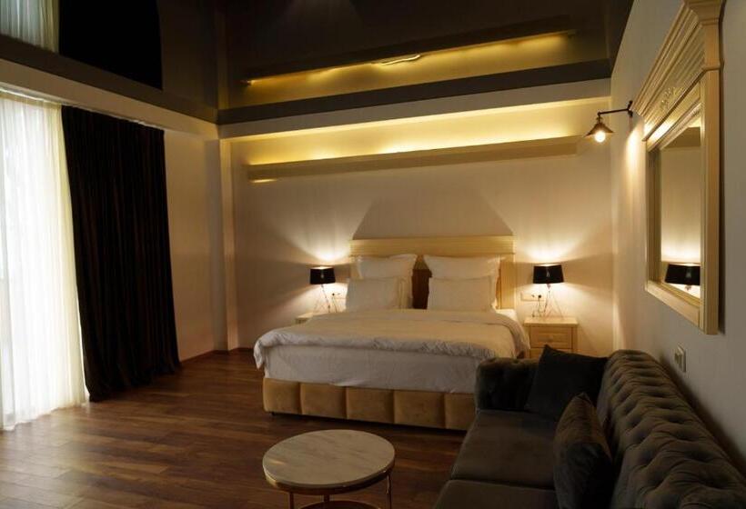 سوییت خانوادگی, Wald Hotel Lagodekhi Rooms