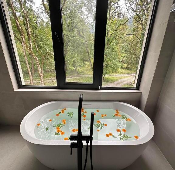 سوییت سوپریور, Wald Hotel Lagodekhi Rooms