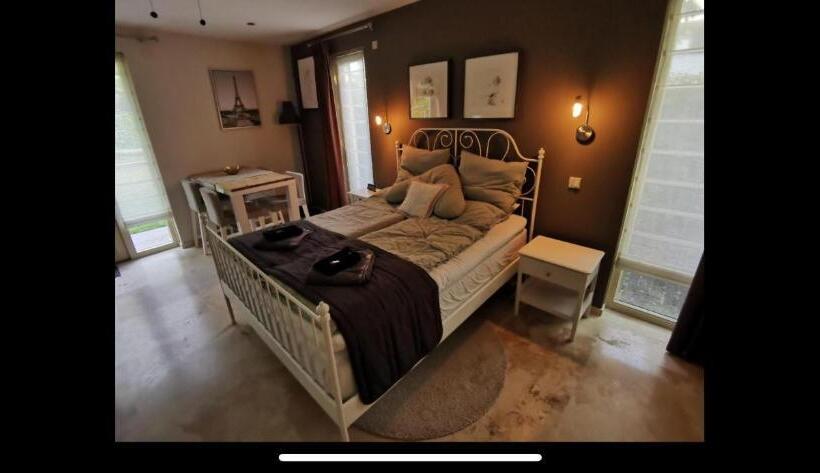 اتاق لوکس, B&b Maison Saint Tropez Eindhoven