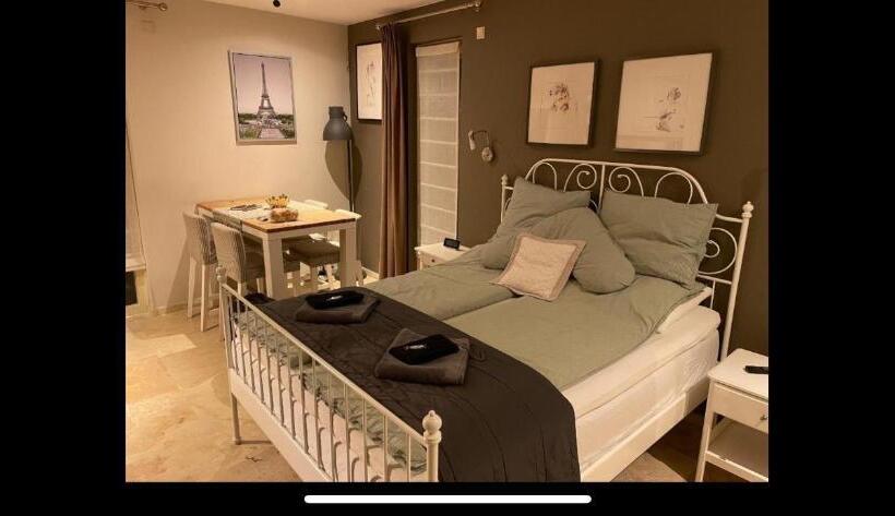 Номер Deluxe, B&b Maison Saint Tropez Eindhoven