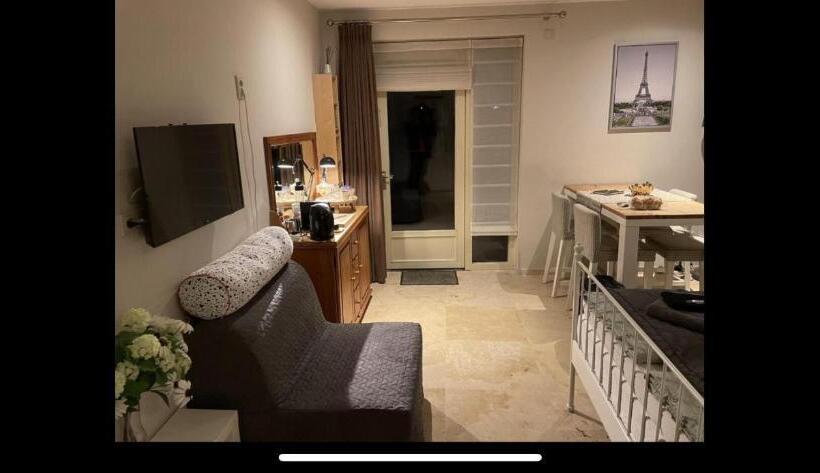 اتاق لوکس, B&b Maison Saint Tropez Eindhoven