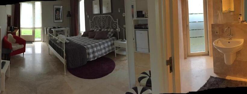 اتاق لوکس, B&b Maison Saint Tropez Eindhoven