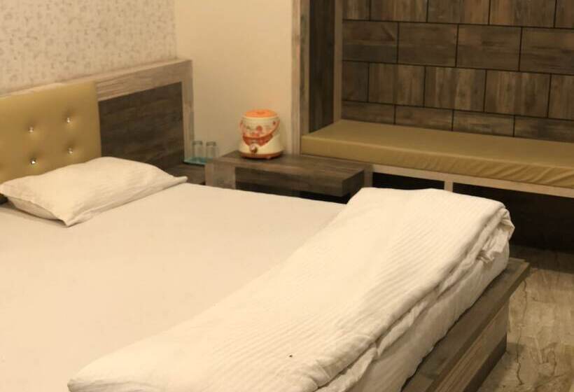 Standard Room, Bani Hashim