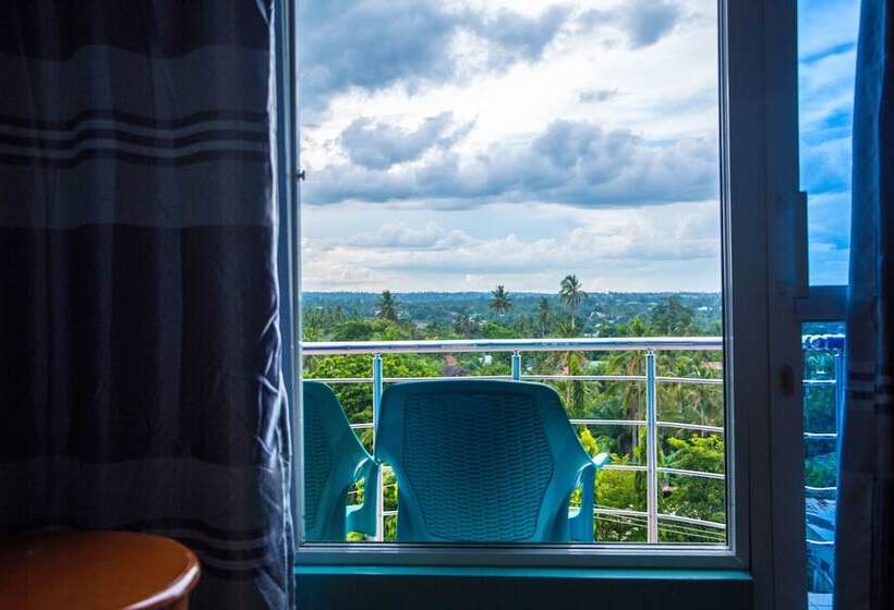 سوییت سوپریور, Bl Airport