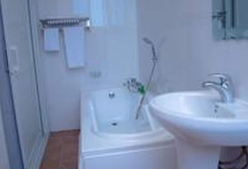 سوییت سوپریور, Bl Airport