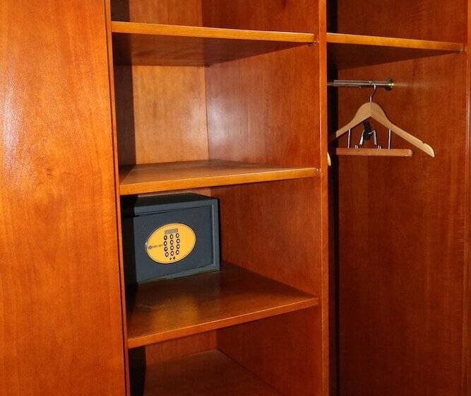 اتاق لوکس, Freeman Hôtel