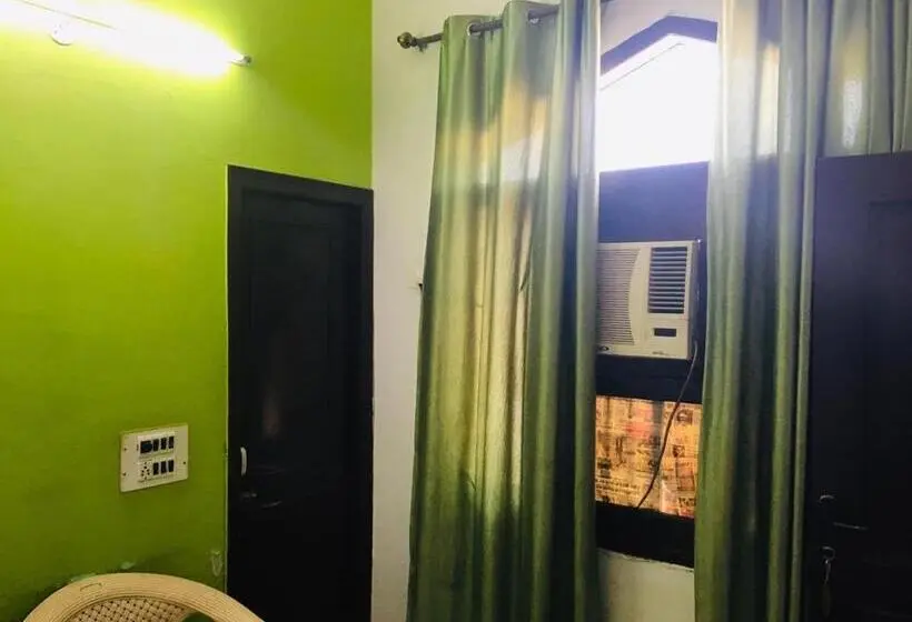 Standard Yhden Hengen Huone, Jai Surya