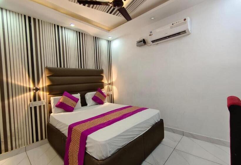 スタンダードルーム, Jai Surya