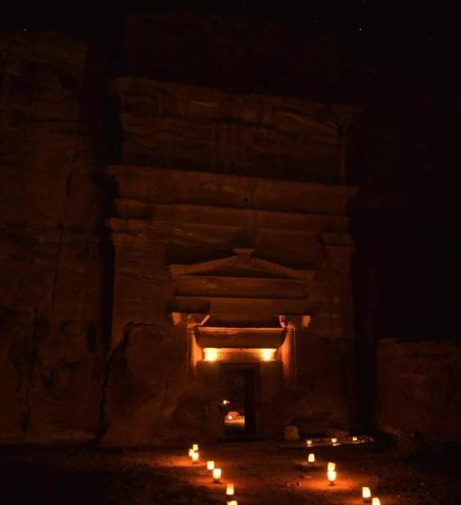 اتاق خانوادگی, Petra Bedouin Bed And Breakfast
