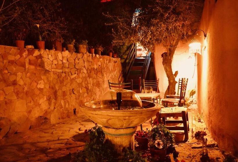 اتاق خانوادگی, Petra Bedouin Bed And Breakfast