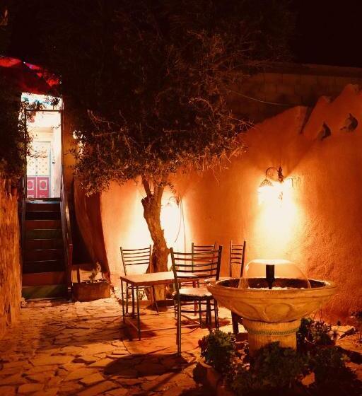 اتاق استاندارد سه نفره, Petra Bedouin Bed And Breakfast