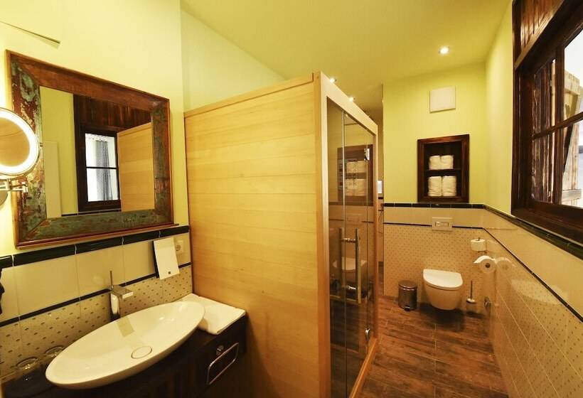 디럭스 룸, Moments Boutique