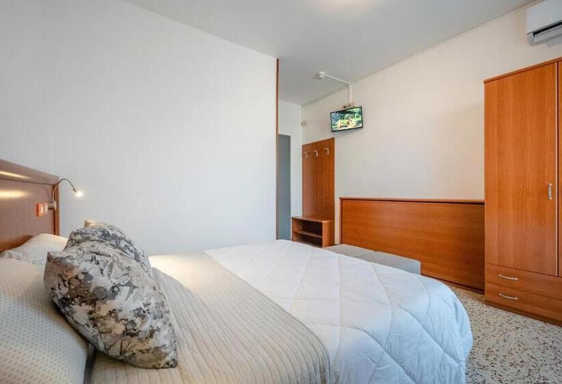 スタンダードトリプルルーム, Portofino