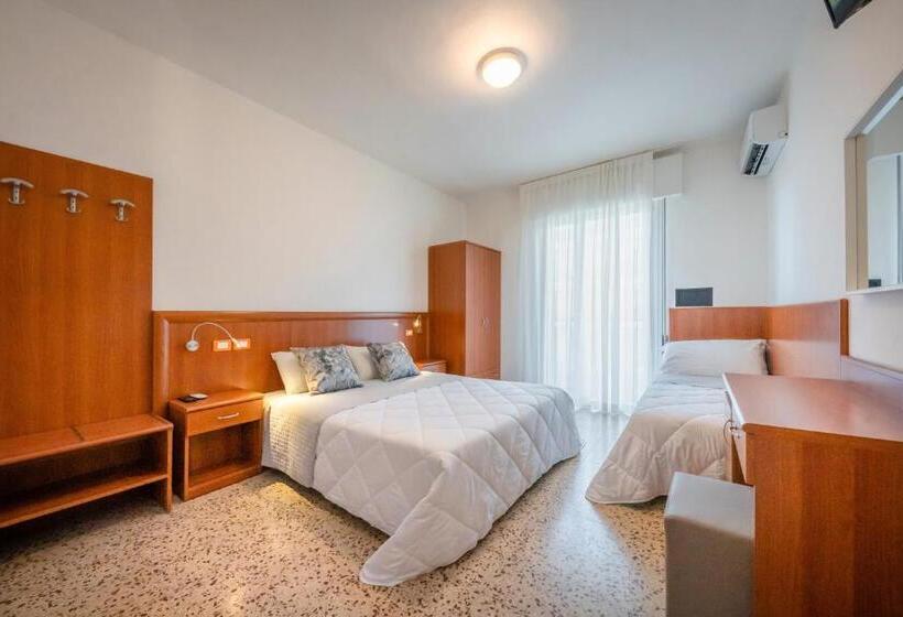 Номер Стандарт Трехместный, Portofino