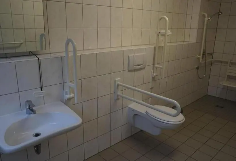 身障者適用スタンダードルーム, Djh Jugendherberge Dresden   Jugendgästehaus