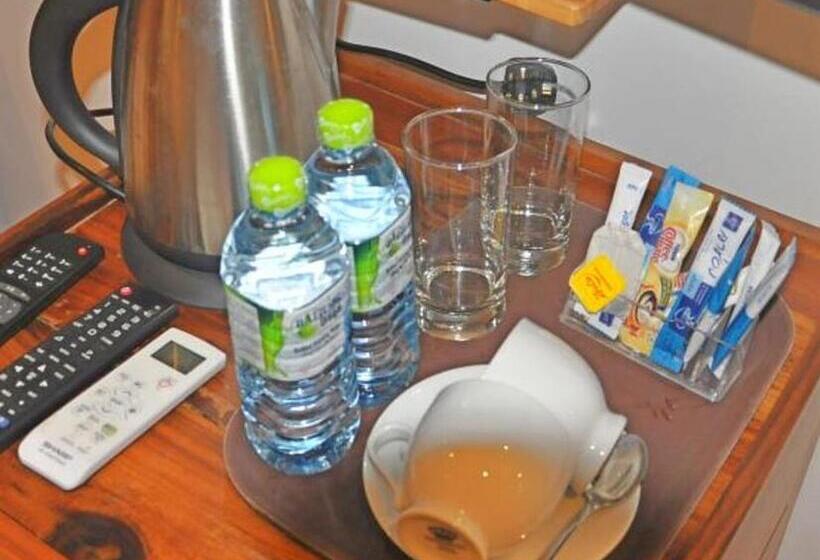 标准间, Lakewood Residence