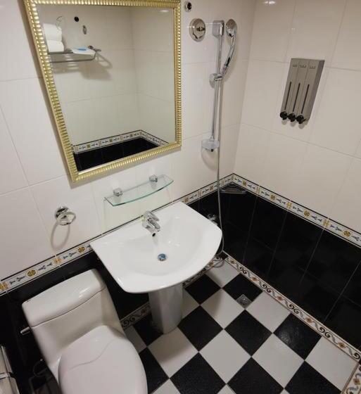 Economy Quadruple Room, Migo