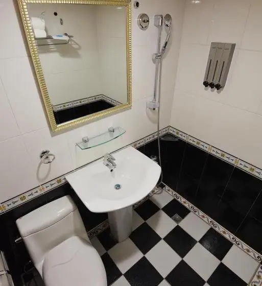 Economy Quadruple Room, Migo