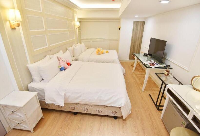 Economy Quadruple Room, Migo