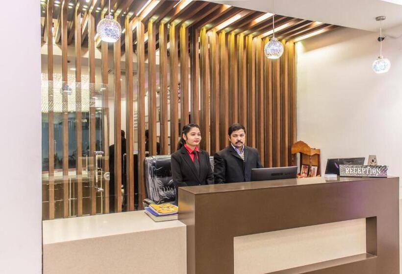 חדר דלוקס, Suktara International