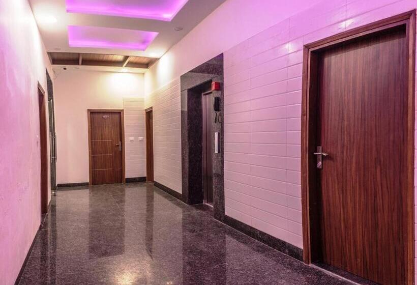 חדר דלוקס, Suktara International