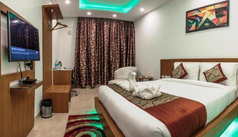 חדר דלוקס, Suktara International