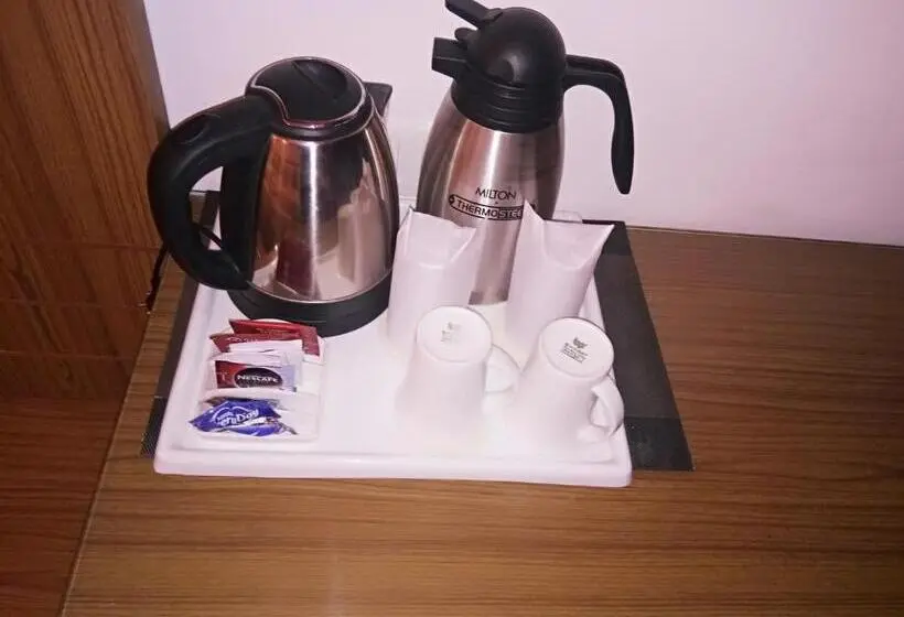 اتاق خانوادگی, Suktara International