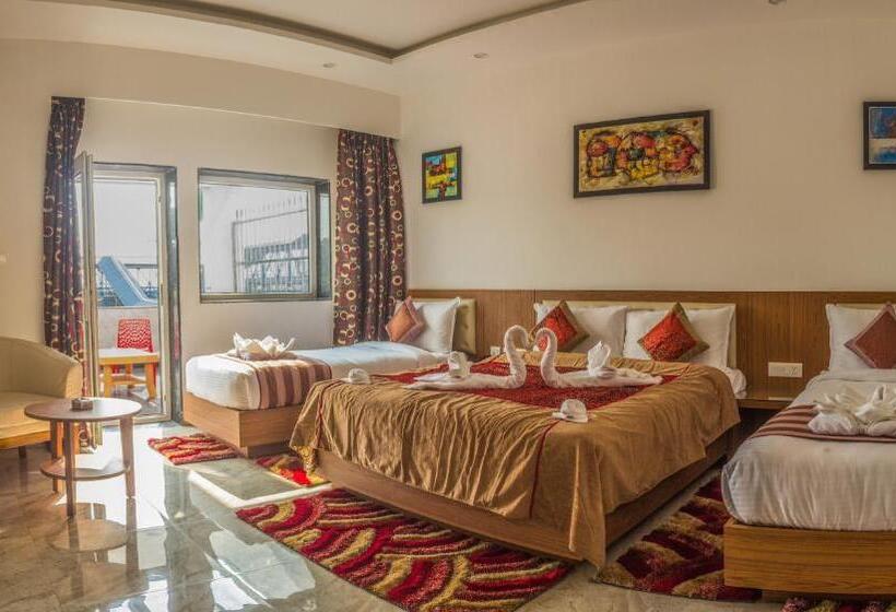 סוויטה משפחתית, Suktara International