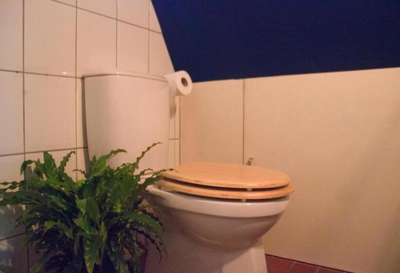 バルコニー付スタンダード４ベッドルーム, Attic Monkeys Lodge