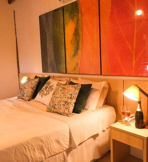 جناح مطلّ علي البحر, Abricó Beach