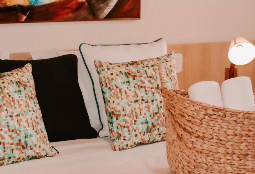 غرفة ديلوكس ثلاثية, Abricó Beach