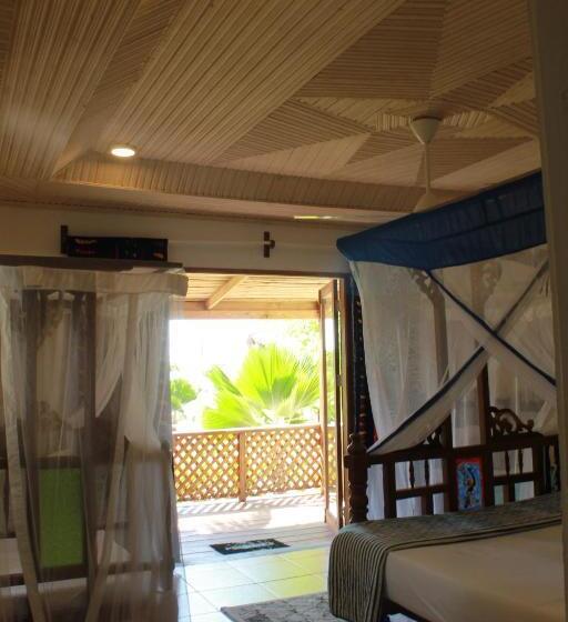 חדר משפחתי נוף לים, Driftwood Beach Lodge