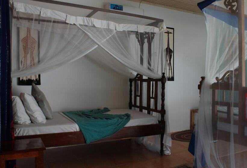 חדר משפחתי נוף לים, Driftwood Beach Lodge