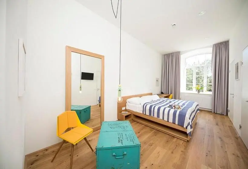 Standard Yhden Hengen Huone, Gabrium